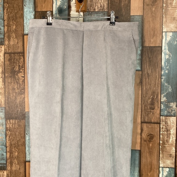 Alfred Dunner corduroy pants with pockets - Picture 2 of 16